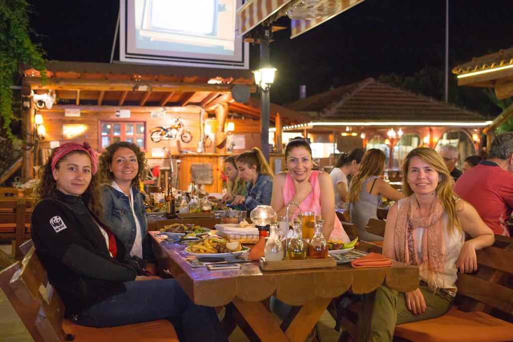 Flying Dutchman Hotel โอลลุนเดนิซ ภายนอก รูปภาพ